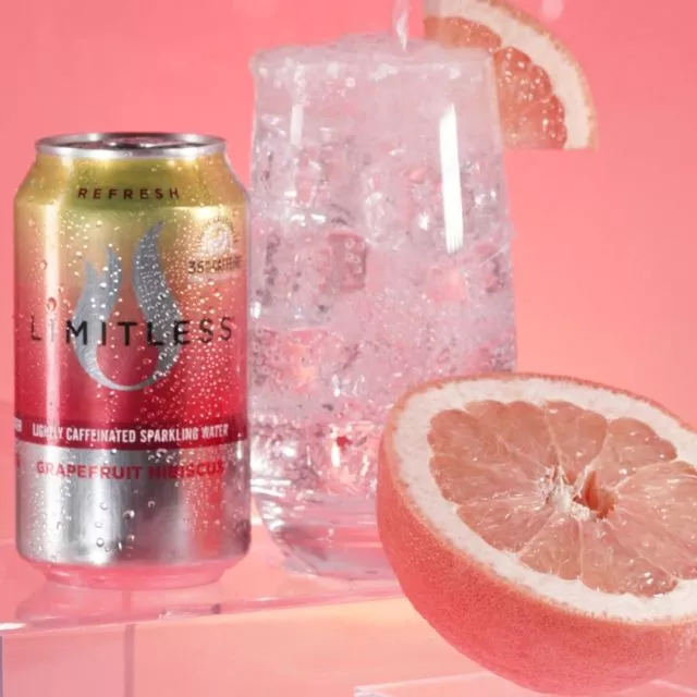 Give this legendary cocktail a hibiscus kick. Featuring Limitless Refresh Grapefruit Hibiscus. 
Highball glass 
1 cup ice 
